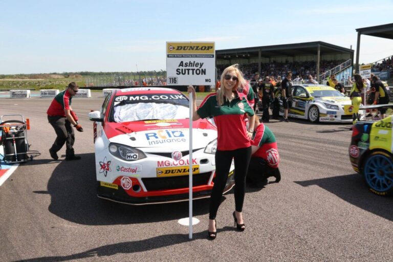 Grid Girls With Triple 8 Btcc At Thruxton Btcc On 8th May 2016