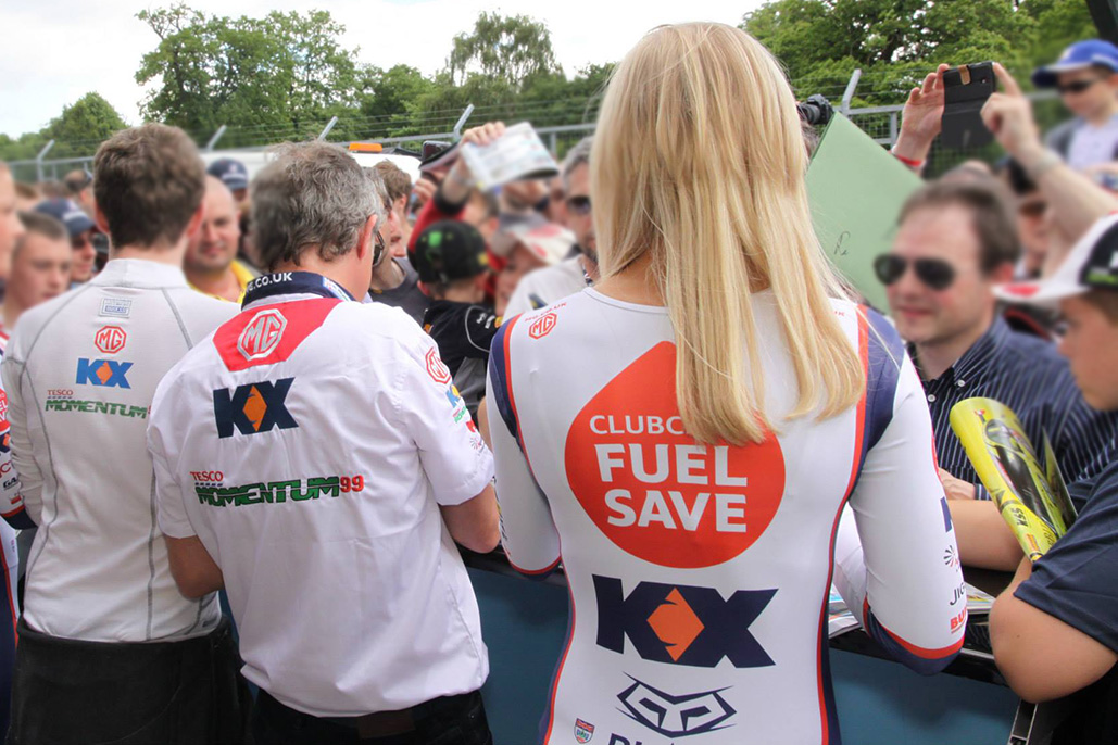 Grid Girls With Triple 8/kx Energy Btcc At Oulton Park Btcc On 8th June 2014