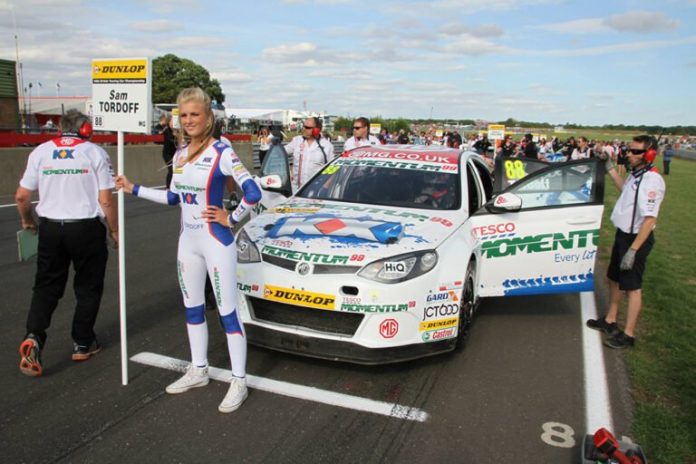 Grid Girls With Triple 8/kx Energy Btcc At Snetterton Btcc On 4th August 2013