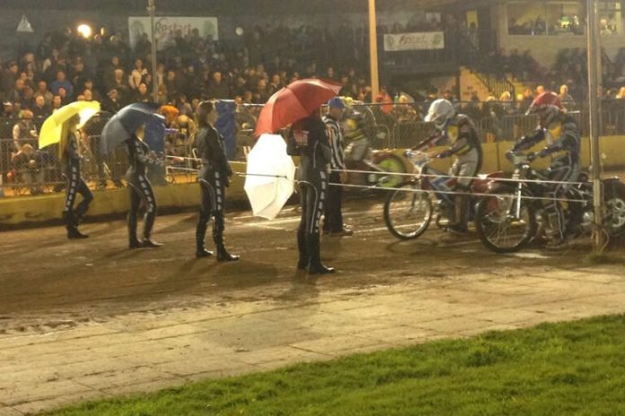 Rye House Rockets Startline Girls At Rye House Speedway On 19th March 2016