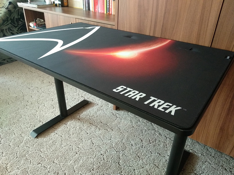 Recenze: Arozzi Arena Leggero Star Trek Edition - herní stůl do menších prostor