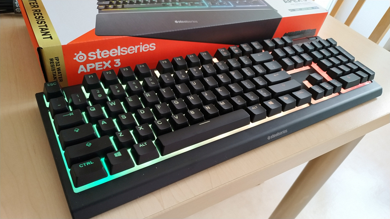 Recenze: SteelSeries Apex 3 - voděodolná herní klávesnice