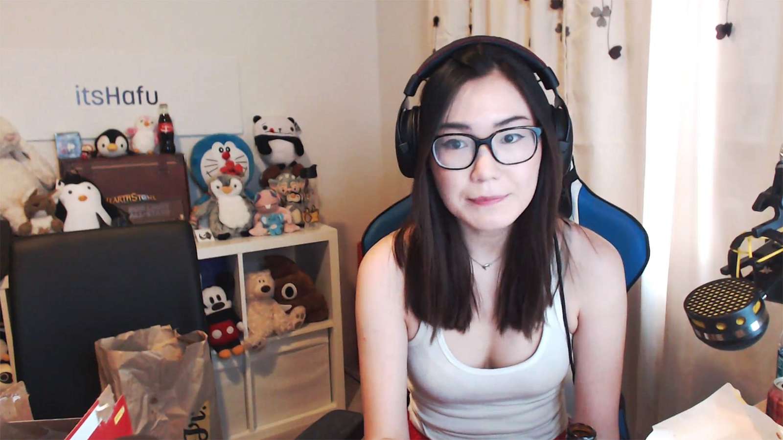 Streamerka Hafu přiznává, že kontroverzní reklamy uprostřed vysílání jí vydělávají násobky platu