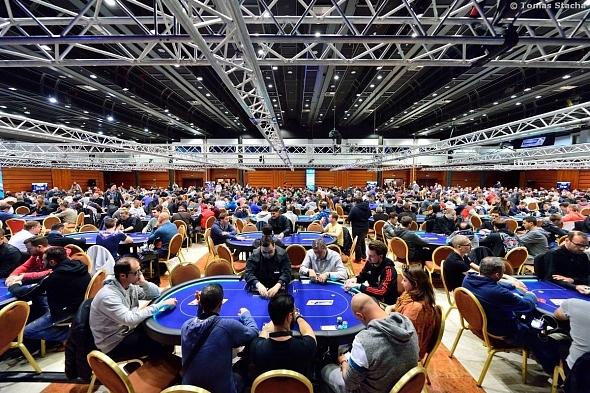 Tisíce milovníků pokeru míří v prosinci do Prahy