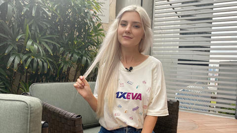 Eva Elfie pošle vydělané peníze z OnlyFans na podporu esportového turnaje