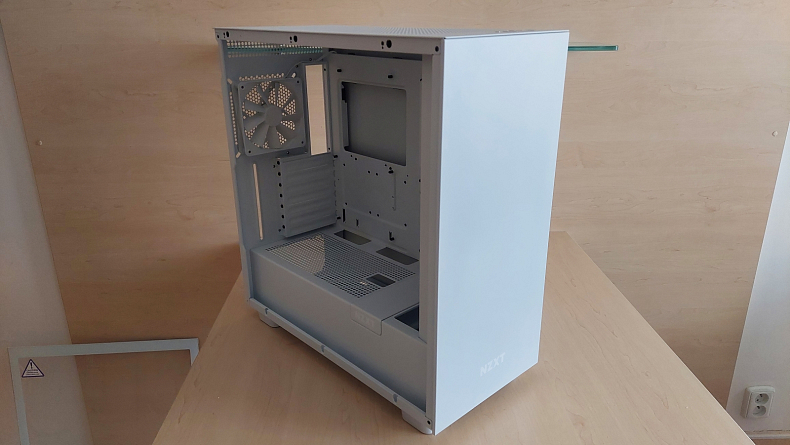 Recenze NZXT H7 - elegantní počítačová skříň se stylem a praktičností