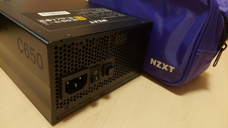 NZXT láká hráče a nadšence na napájecí zdroje