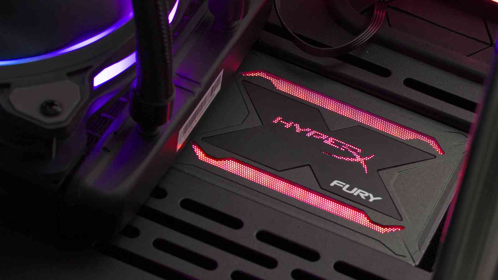 HyperX začíná prodávat podsvícené SSD Fury RGB