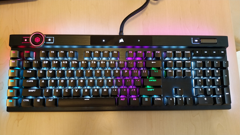 Recenze: Corsair K100 RGB - špička mezi mechanickými klávesnicemi