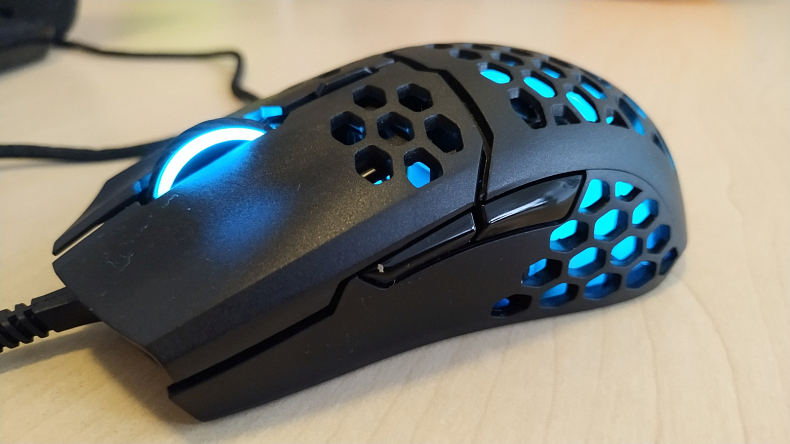 Recenze: CoolerMaster MM711 - herní myš lehká jako pírko