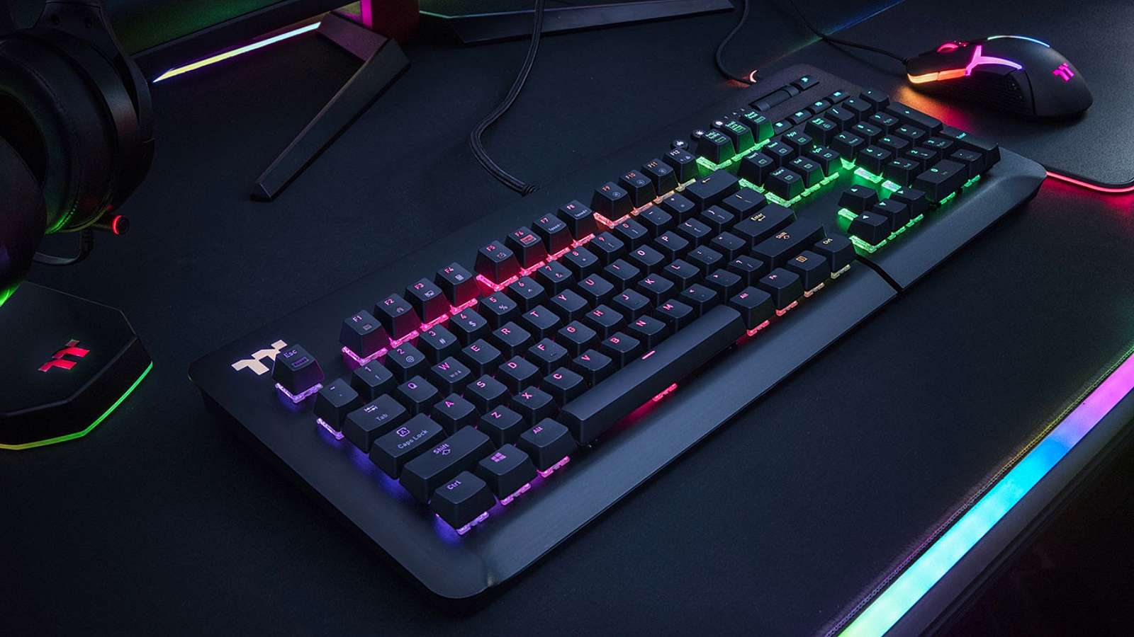 Mechanika od Thermaltake nabídne Cherry MX a Razer spínače