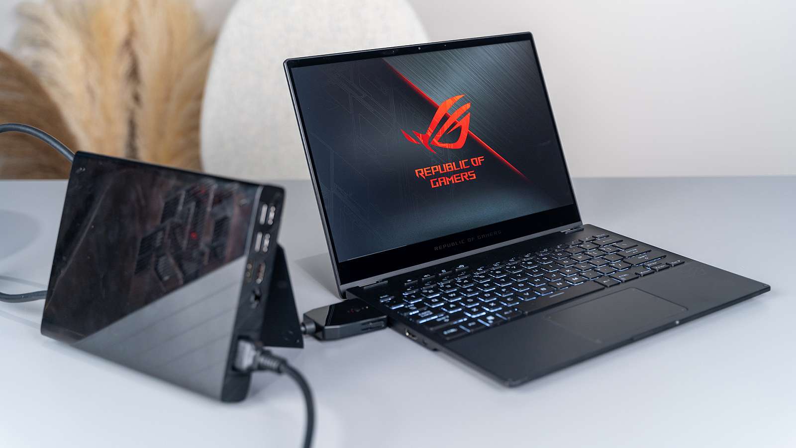 Asus ROG Flow X13 míří na český trh včetně externí grafiky