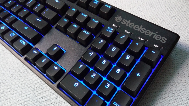 Recenze: SteelSeries Apex M500 - modrá je dobrá