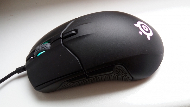 Recenze: SteelSeries Sensei 310 - stará láska nerezaví