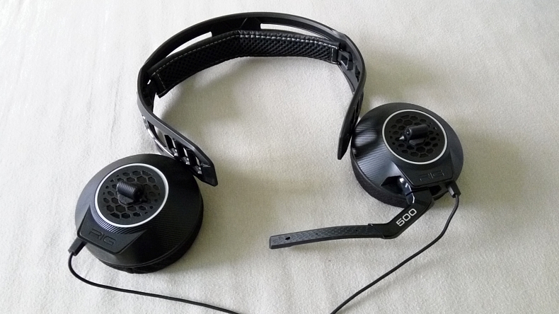 Recenze: Plantronics RIG 500HX - za málo peněz hodně muziky