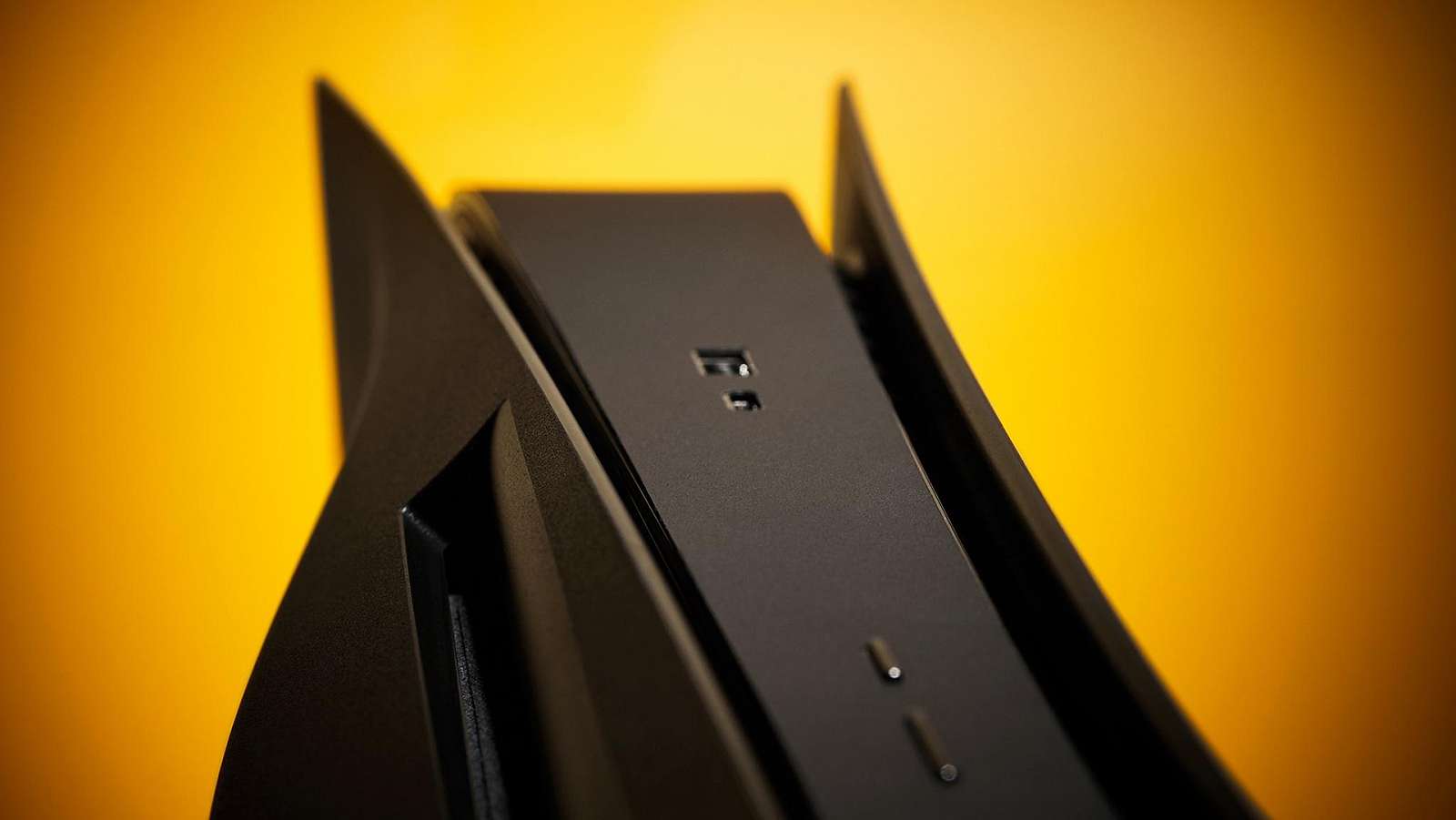 Chystá Sony uvést černé bočnice pro Playstation 5? Výrobce neoficiální varianty byl zažalován