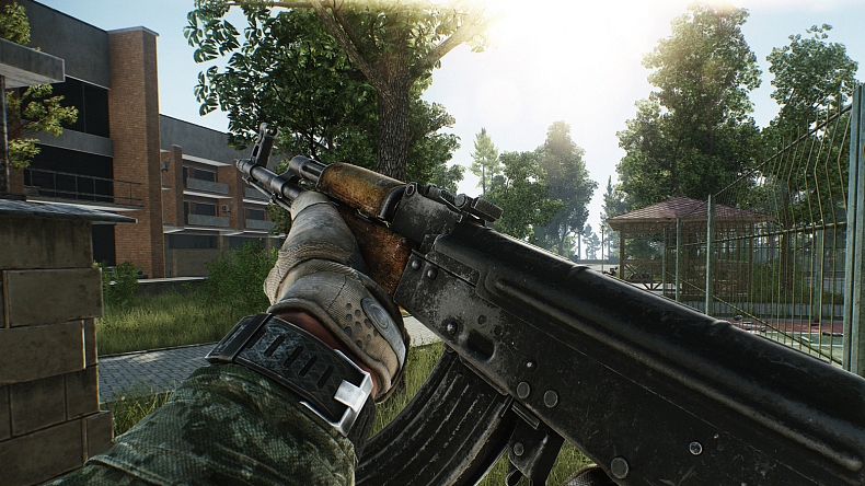 Escape from Tarkov ještě letos nabídne otevřenou betu, hra bude v češtině