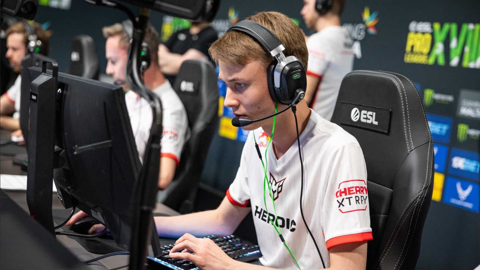 Astralis velmi blízko k vítání nových členů - stavn a jabbi k rivalům