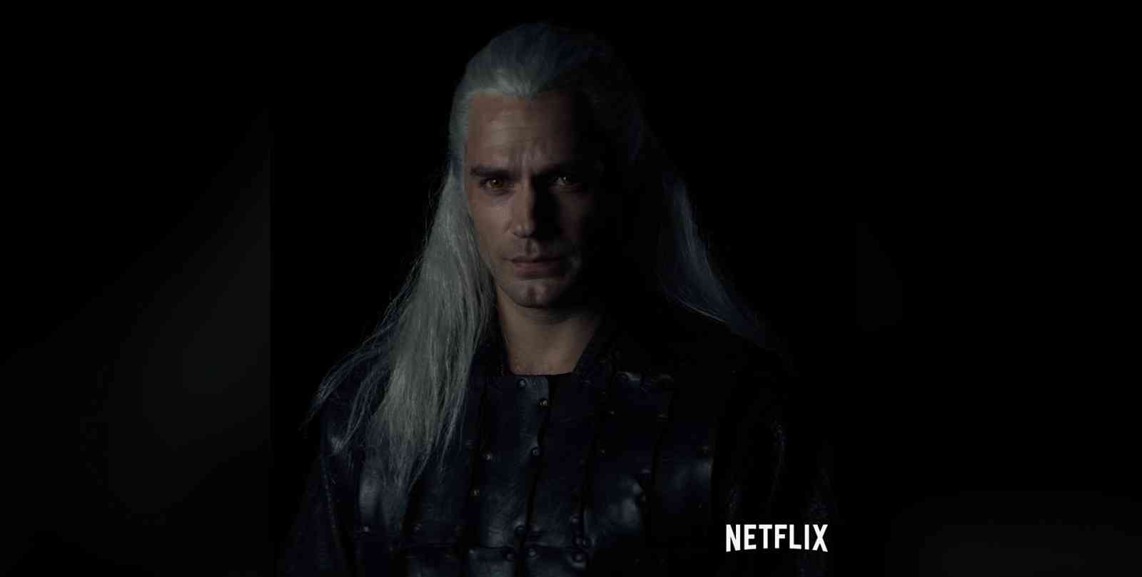 Henry Cavill se poprvé ukázal jako Geralt z Rivie