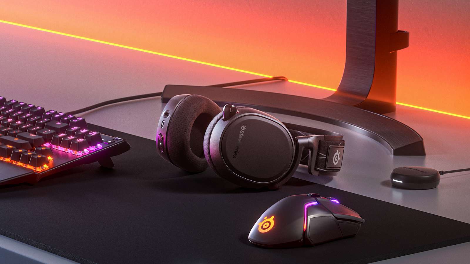 SteelSeries Arctis 9 s duálním bezdrátovým připojením