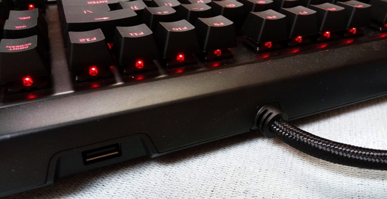 Recenze: Klávesnice HyperX Alloy Elite - pekelná podívaná