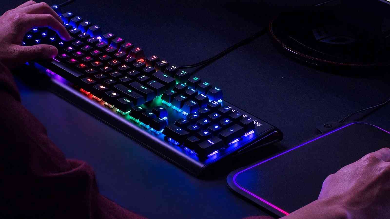 SteelSeries oznamuje mechanickou klávesnici Apex M750