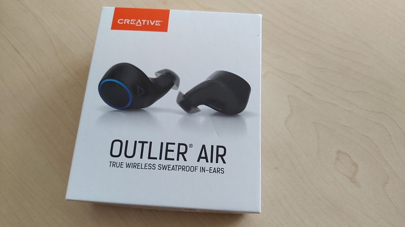 Recenze: Creative Outlier Air - volnočasová sluchátka válcující drahou konkurenci