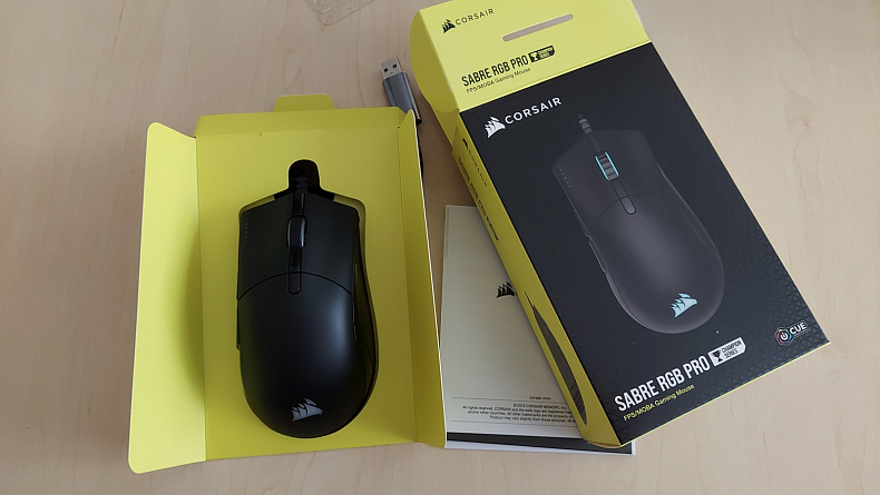 Recenze: Corsair Sabre RGB Pro - herní myš tikající na 8.000 Hz