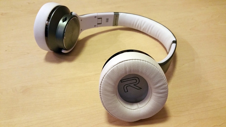 Recenze: Evolveo SupremeSound E9 - sluchátka i reproduktor