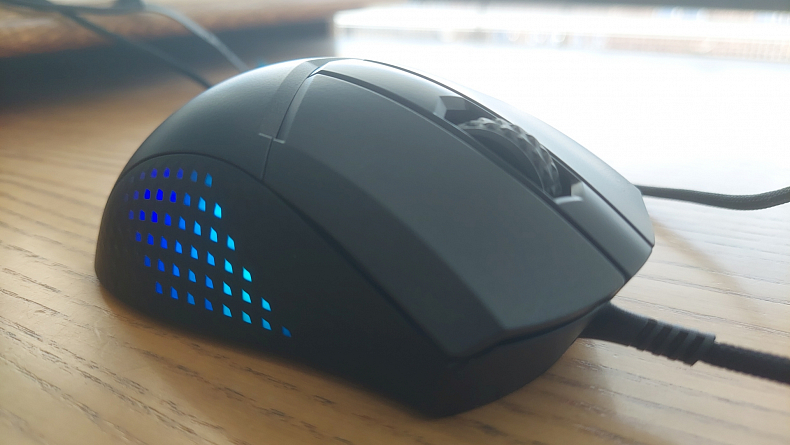 Recenze: MSI Clutch  GM51 Lightweight - "lehčí" herní hlodavec