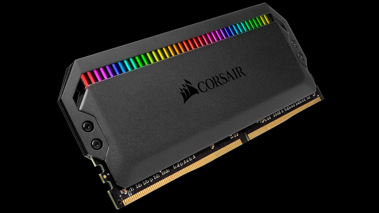 Corsair uvedl inovované DDR4 moduly Dominator Platinum RGB