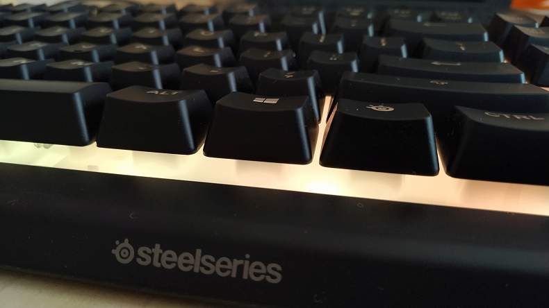 Recenze: SteelSeries Apex 3 - voděodolná herní klávesnice