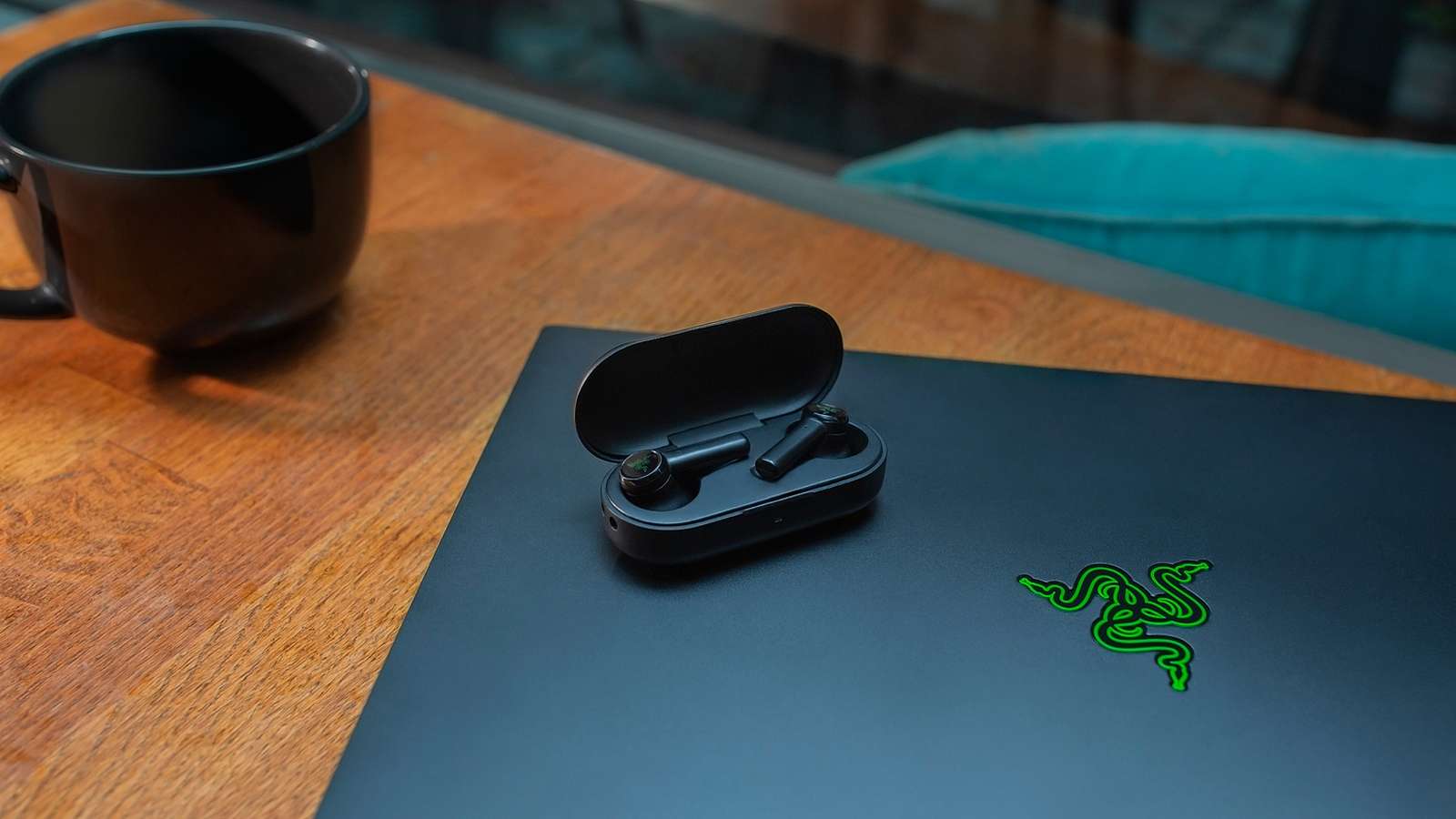 Razer uvádí "true wireless" bezdrátová sluchátka Hammerhead