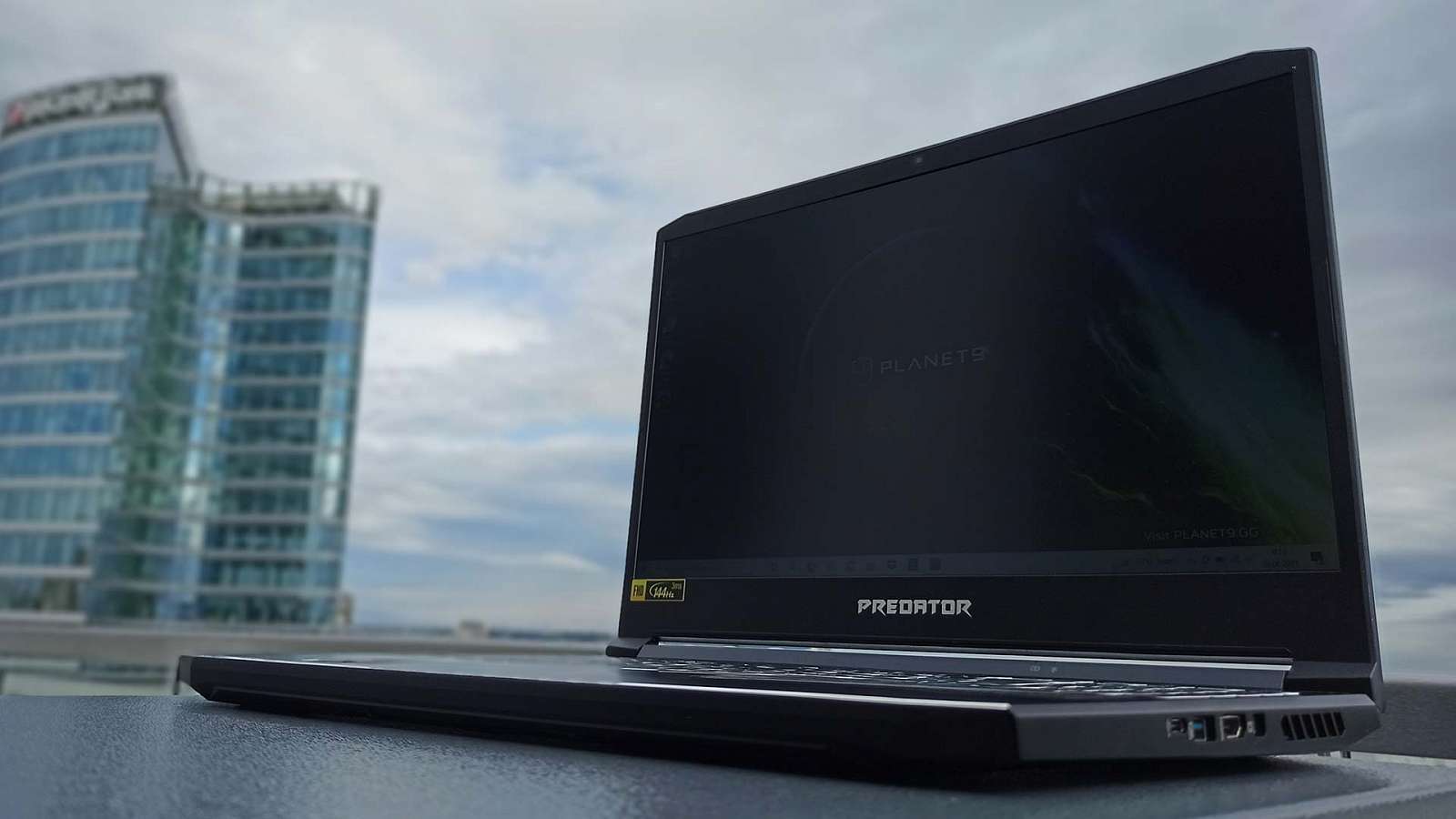 Acer Predator Helios 300 – výkon stolního PC v mobilním řešení