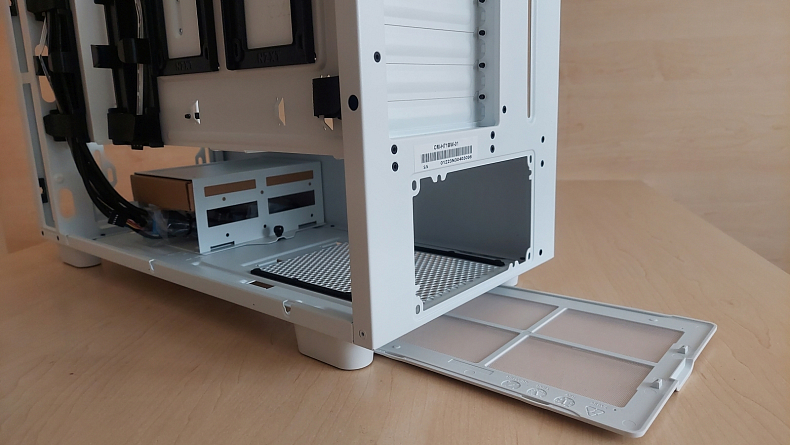 Recenze NZXT H7 - elegantní počítačová skříň se stylem a praktičností