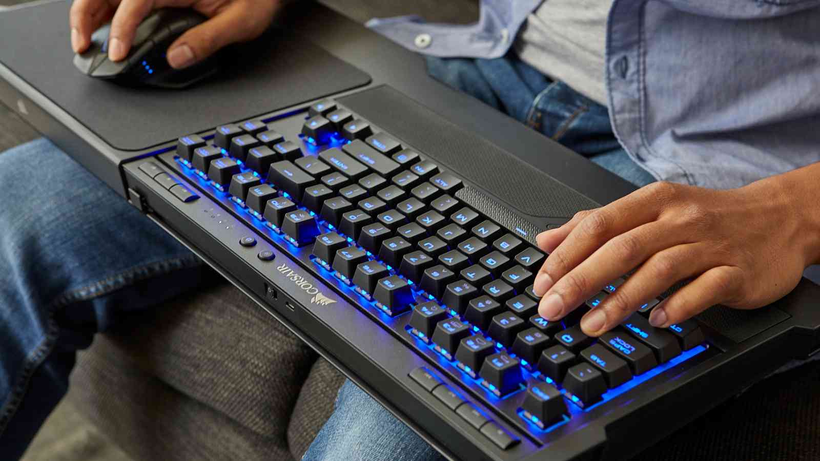 Corsair uvedl bezdrátovou variantu mechaniky K63 a její „lapboard“ verzi