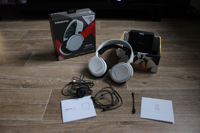 Recenze SteelSeries Arctis 5 – nenápadná dokonalost