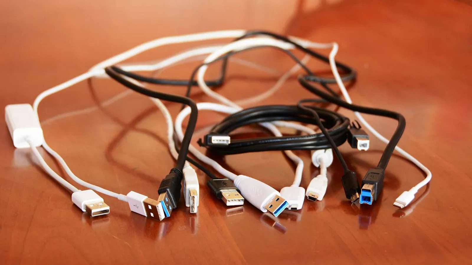 Nestačí vám USB porty? Tato deska jich nabídne hned dvacet