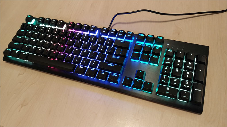 Recenze: Corsair K60 RGB PRO - mechanická klávesnice se spínači Cherry Viola