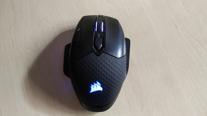 Recenze: Corsair Dark Core RGB Pro - herní myš bez drátů v plné parádě