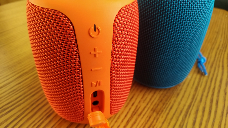 Recenze: Bluetooth reproduktor Creative MUVO Play - barevné tóny