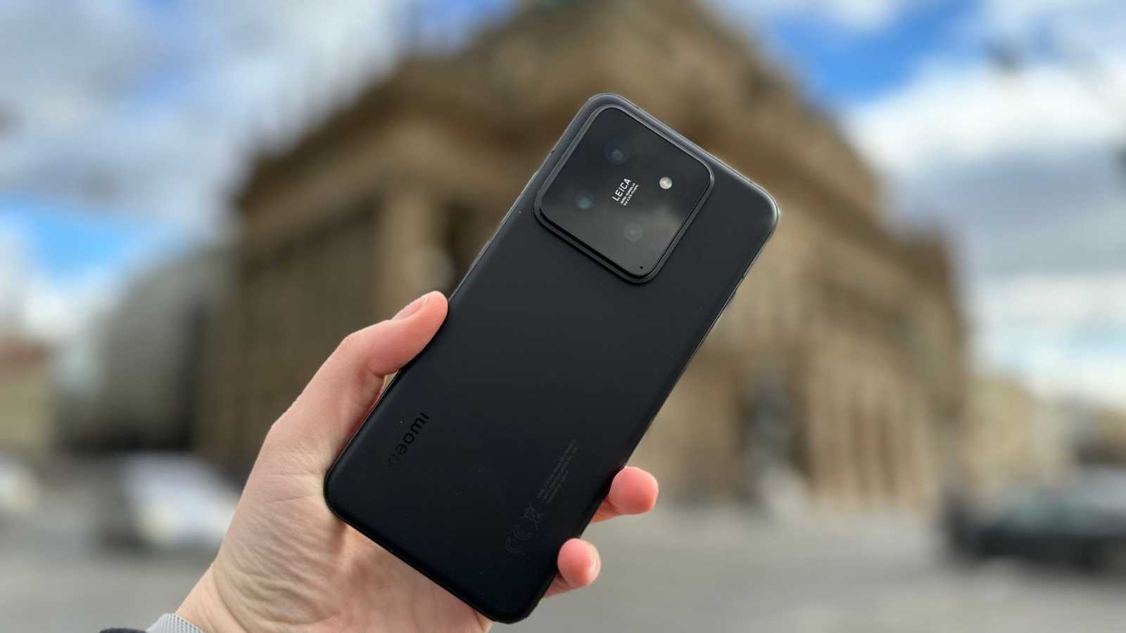 Xiaomi 14 je konečně v Česku. Má brutální foťák Leica, nekompromisní výkon a top displej