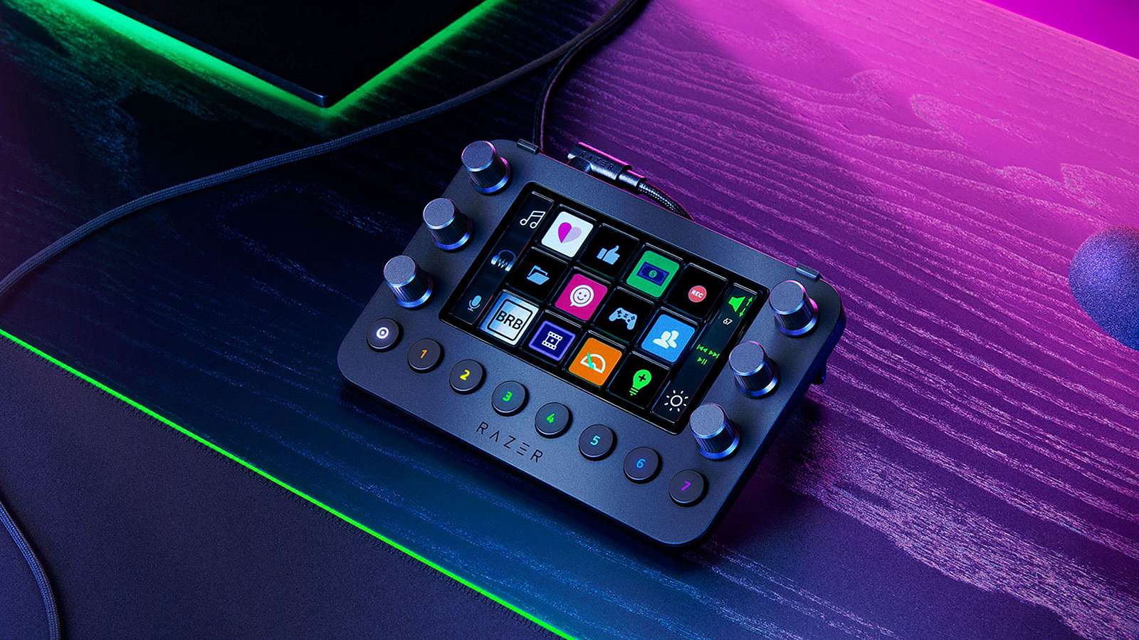 Razer má konkurenci pro Stream Deck, ovládací panel novinky se automaticky přizpůsobí aplikaci