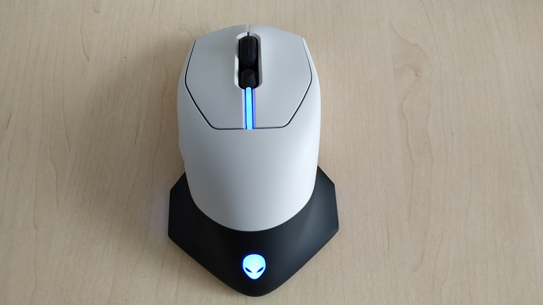 Recenze: Alienware AW610M - herní myš s (ne)tradičním designem