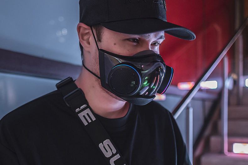 Razer začal prodávat respirátor pro hráče, stojí přes 2 tisíce korun