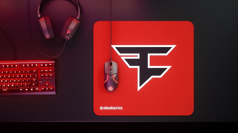 Fanouškům FaZe nabízí SteelSeries exkluzivní podložku