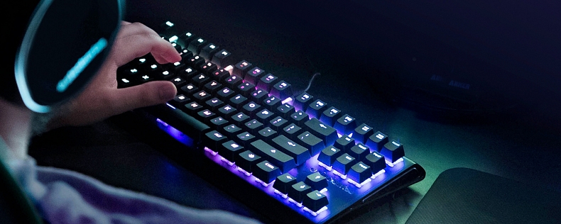 SteelSeries uvádí mechanickou klávesnici Apex M750 také v TKL variantě