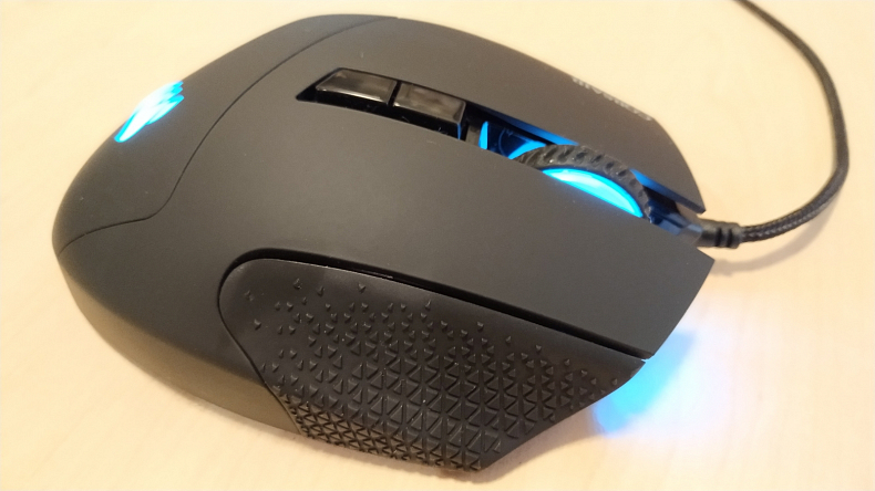 Recenze: Corsair Scimitar RGB Elite - 17 tlačítek bude stačit