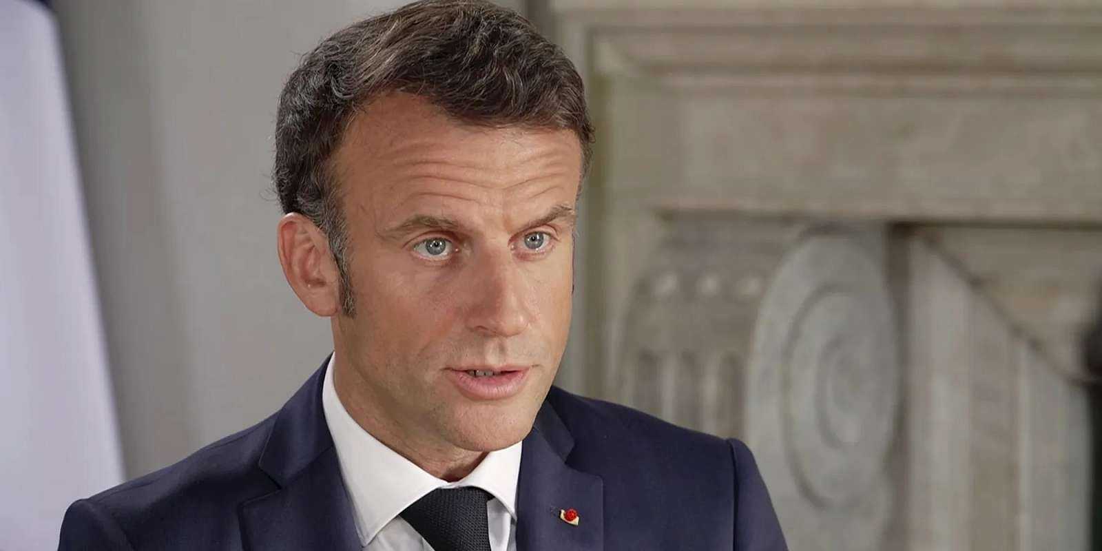 Za nepokoje ve Francii mohou videohry, tvrdí Macron