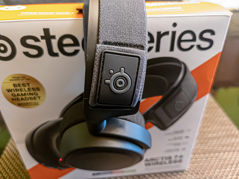 Recenze SteelSeries Arctis 7+ Wireless - malými krůčky k dokonalosti